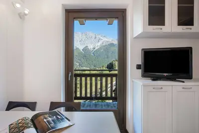 Image de Pet-Friendly Appartement Silvia avec vue sur les montagnes & Balcon