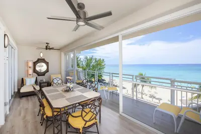 Image de Beachcomber 23 by Grand Cayman Villas