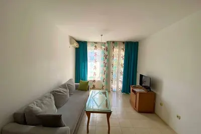 Image de Двустаен апартамент на брега на морето