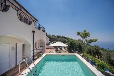Image de Villa La Luce- Modern Boutique Home with Awe-Inspiring Views and Private Pool