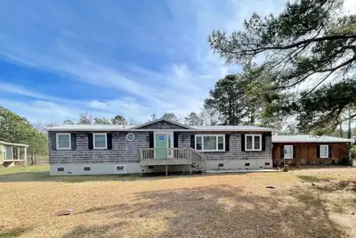 Image de The Oyster Shack - 3br home, Lg screened in porch. Bikes, chairs. No Linens