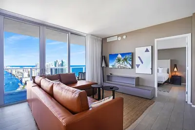 Image de Luxury corner 2 Br unit w amazing views