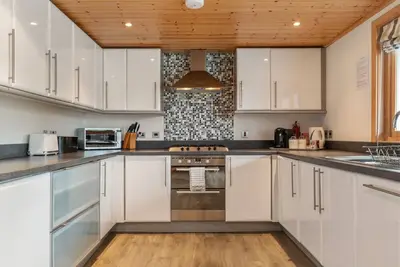 Image de Everwyn Lodge - Woodland Lodge with Hot Tub
