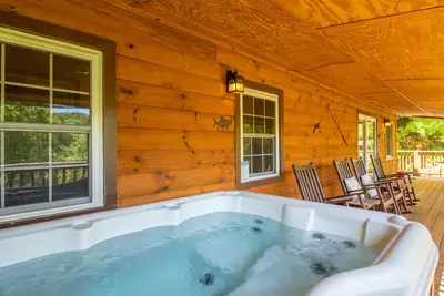 Image de Cabin with River View located between Cherokee & Bryson City, 5 miles to casino!