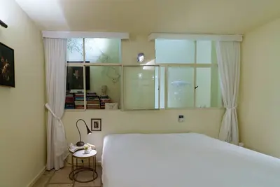 Image de Amazing 4br close to Beach at central Neve Tzedek