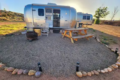 Image de Deluxe 20 foot Airstream at Paria River Ranch