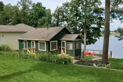 Image de Idyllic Lake Cottage on Papakeechie Lake