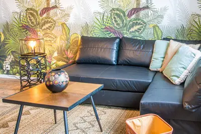 Image de Centre ville et à 10 min de la plage, grand appartement renové 3 chambres