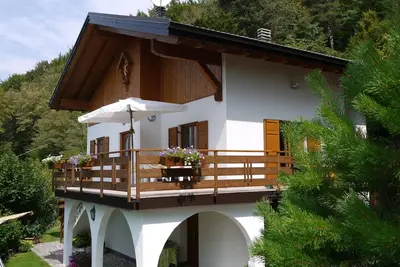 Image de Chalet in the woods with lake and breathtaking view