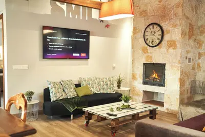 Image de 1h from Madrid fireplace, bbc Private bathroom in Bedrooms Casita Entre Acebedas