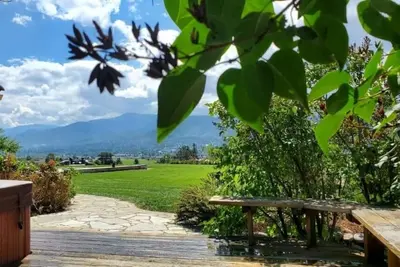 Image de Come stay at our farmhouse! A place to integrate all the beauty surrounding you!