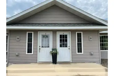 Image de Sweet Escape, next to C-I bike/snowmobile trail.