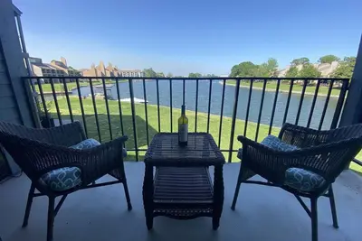 Image de Lovely 2b/2b Condo With Great Lake Conroe View!