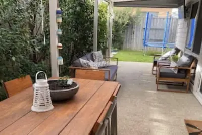 Image de 4 bedroom coastal home close to Point Lonsdale shops and Beach