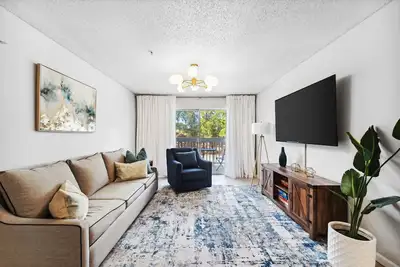 Image de Newly Renovated Beach Condo in Destin-10  minutes to Crab Island