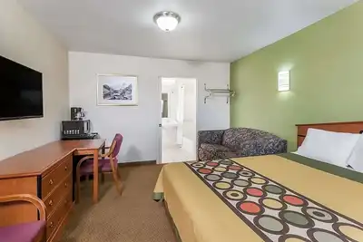 Image de Budget-friendly Accommodation at Knights Inn Franklin Ave Waco! Free Parking