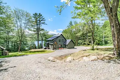 Image de Lockwood on Songo - Newly renovated, waterfront lake house on Songo Pond. Bethel, Maine