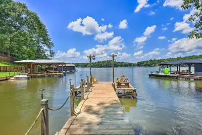 Image de Lakefront Eatonton Getaway w/ Dock & Grill!