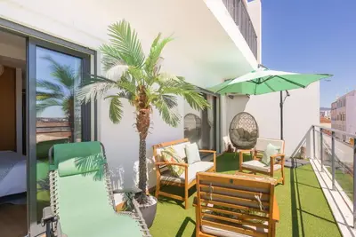 Bel appartement pour 4 personnes avec piscine, climatisation, Wifi, Tv, terrasse et parking