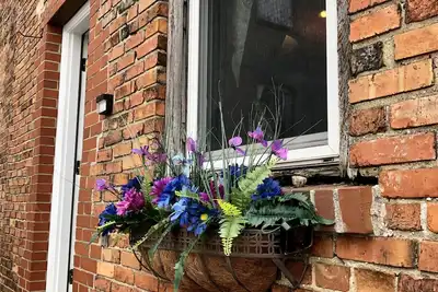 Image de Awesome Downtown Gypsy loft next to  popular Venue Sw of Lansing.