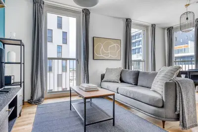 Image de Elegant Leopoldstadt 2br w/ Loggia, Gym & Sauna, near U2, by Blueground