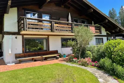 Image de Appartement de vacances Fewo 1 am Auweg avec vue sur les montagnes, jardin partagé et Wi-Fi.