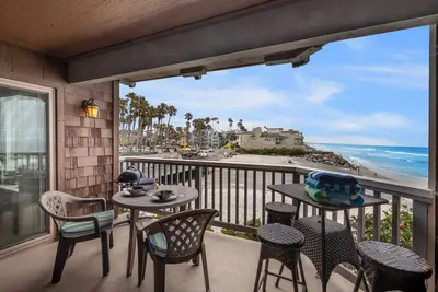 Image de Ocean-view condo with private deck, washer/dryer, fireplace, & easy beach access