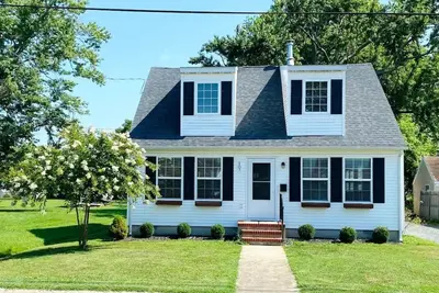 Image de Cozy Colonial, Fun with Games in the Town of Berlin.