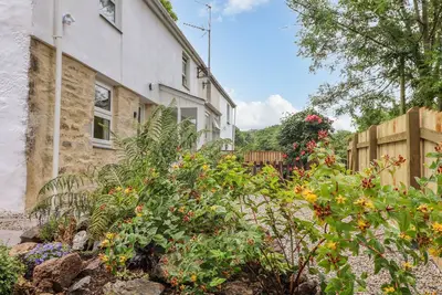 The Hideaway, romantic, country holiday cottage in Chacewater