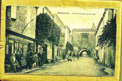 Image de Excellent recently renovated town house originally constructed in 1352 in centre