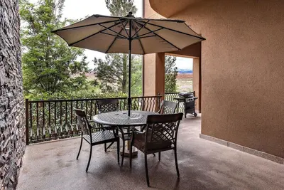 Image de Poolside Suite | Private Patio, Fireplace, Near Amenities