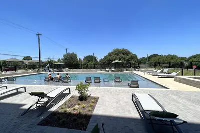 Image de Gorgeous Bedroom\/Common\/Kitchen - Many anemeties