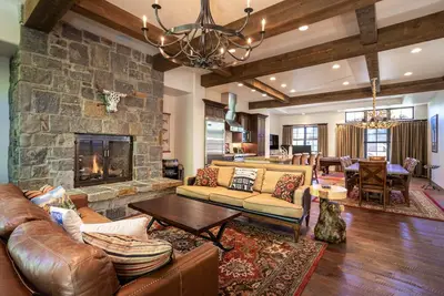 Image de Stay Montana | Slopeside Luxury Ski-In/Ski-Out Chalet - Sleeps 12