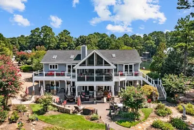 Image de Flipflop Inn on Paradise Point - 5Bdr/4Bth-Outdoor Oasis-Waterfront, Dock, Beach