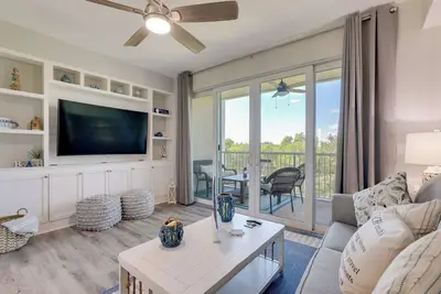 Image de 1 Mi to Beach: Coastal-Zen Ruskin Retreat!