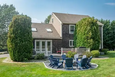 The Wolcott. Walk to Beach!