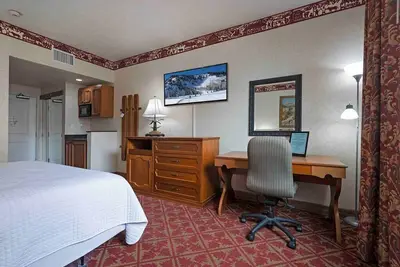 Image de 4-Star Zermatt Resort King Suite—Only 15 Mins to Park City & Sundance!