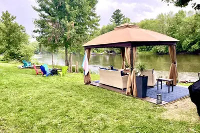 Riverfront Cottage and Cabana. 3-bedroom, 2 bath on the Lazy, Great Chazy, River