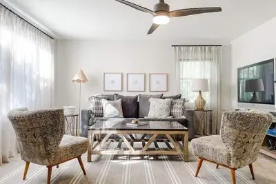 Image de Cozy getaway in a prime location