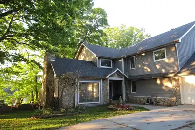Image de Beautiful waterfront house with dock for family fun near Ha Ha Tonka State park