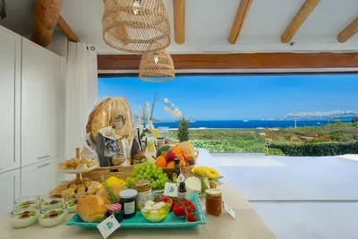 Image de Villa Sole e Sole Mare à Golfo Aranci avec piscine et vue sur la mer