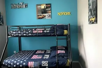 Image de appartement America avec piscine et coin repas