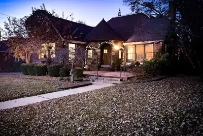 Image de 12. Historic \" Turret House\" established in 1937