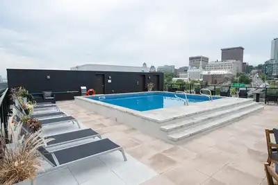 Image de Superbe condo neuf avec piscine, au coeur du centre-ville de Québec