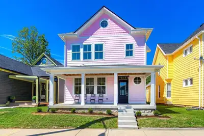 Image de This house is a 4 bedroom(s), 4. 5 bathrooms, located in Indianapolis, In.