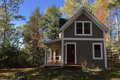 Image de Charming peaceful lakefront cottage near seacoast towns of Belfast and Camden