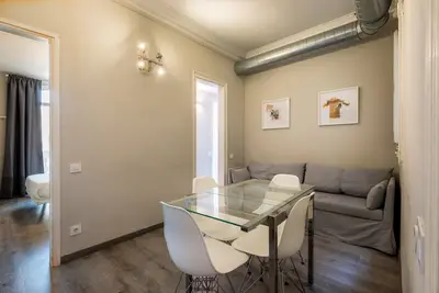 Image de 51par1011 Spacious with a nice view to Paralel