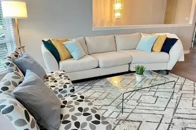 Image de Peaceful Large Modern Home 3 Brd 2 Bath + Kitchen