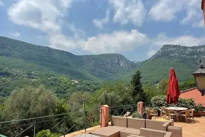 Image de Large Private Villa - Pool, Tennis, New Aircon, w/ 8 bedrooms