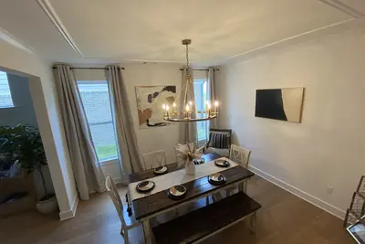 Image de Farmhouse getaway-10 min to Mall, 12 minutes to expressway, airport 15 minutes